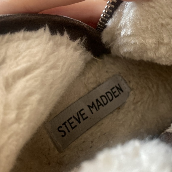 Steve Madden Women’s Fur Lined Slip On Wedge Sneakers Size 7 - Picture 8 of 9